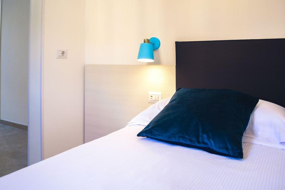 Lele Rooms Termini - Tap to explore photos