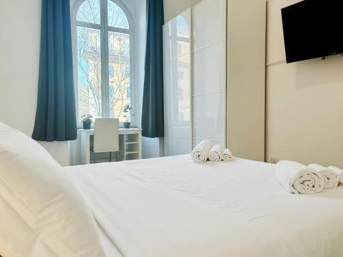 Vatican Apartment 193