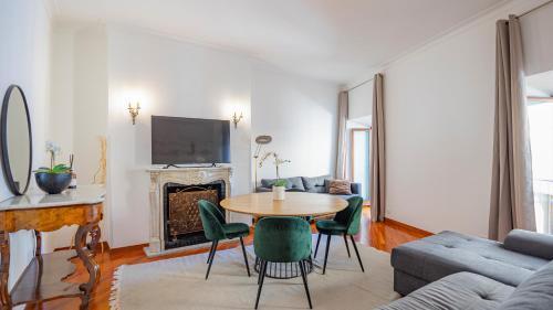 Piazza Navona Elegant And Central Three-room Apt - Tap to explore photos