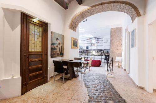 Navona Glamour Apartment - Tap to explore photos