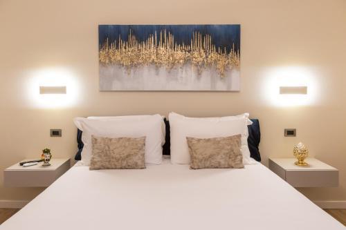Elegantia Luxury Rooms - Tap to explore photos