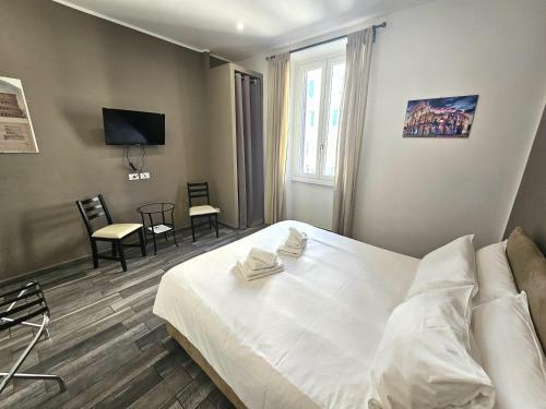 Bella Italia Mazzini Room Type - Deluxe Double Room