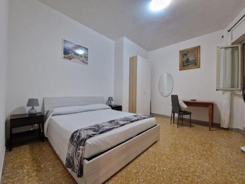 CorneliaGuestHouse Room Type - Standard Double Room with Shared Bathroom