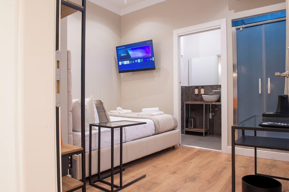 HOTEL AD Suites Nazionale - Tap to explore photos