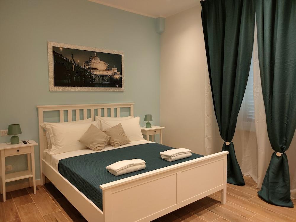 BePlace Holy See Room Type - Deluxe Double Room