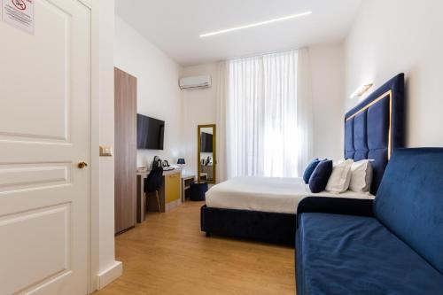 Cavour Luxury Rooms - LR Collection - Tap to explore photos