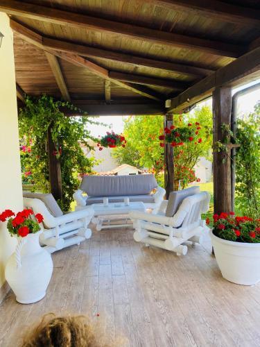 Chanel Garden Relaxation Home Room Type - Three-Bedroom Villa