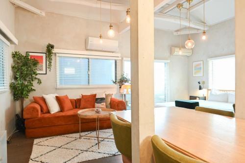 846 apartment - Tap to explore photos