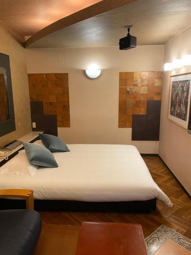 Hotel Takao Asile - Tap to explore photos