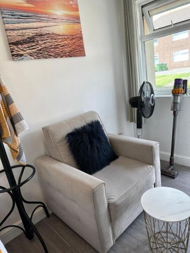 New Cozy Studio Apt. House with Parking. Entire space - Tap to explore photos