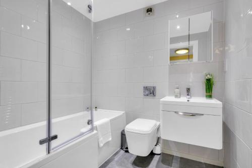 MySquare One Bedroom Serviced Apartment near St Paul's Blackfriars - Tap to explore photos