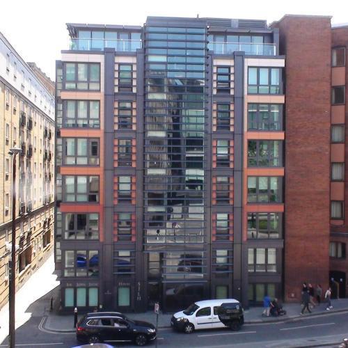 MySquare One Bedroom Serviced Apartment near St Paul's Blackfriars - Tap to explore photos