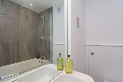 Comfy 1 bed flat in Tufnell Park - Tap to explore photos
