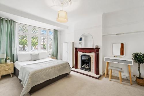 Greenford PADS Living Stay - Tap to explore photos
