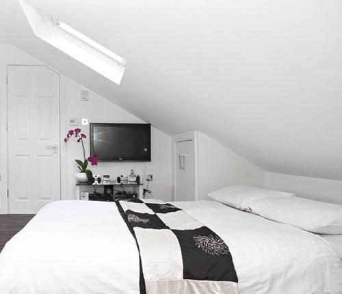 Holiday Lets London 5 - Tap to explore photos