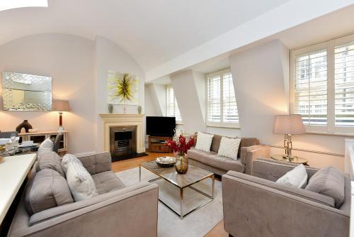 London Choice Apartments - South Kensington - Mews House II - Tap to explore photos