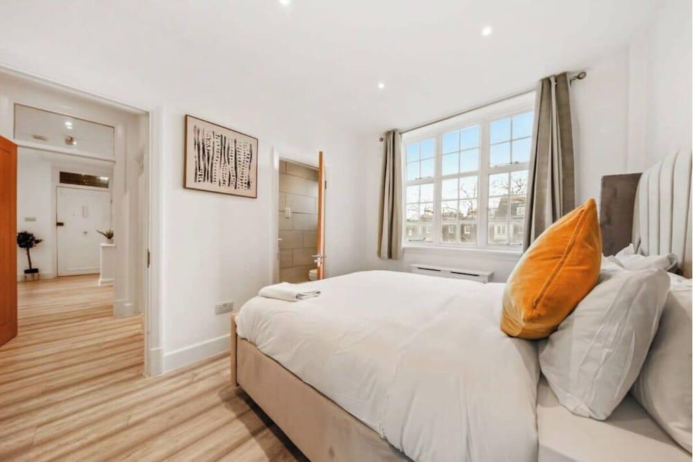 The Grosvenor Residences - Tap to explore photos