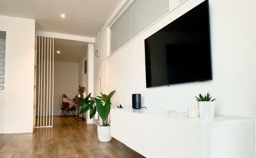 Spacious Industrial style Apartment - Tap to explore photos