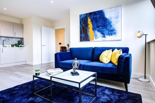 Hybrid Resi - London, Sutton with onsite car parking - Tap to explore photos