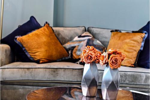 Newly Renovated 1 BDR Flat - Central Location - Tap to explore photos