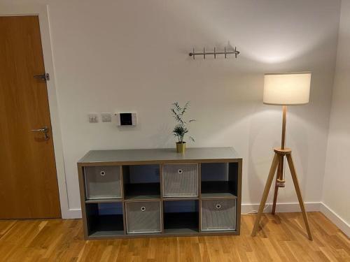 Modern 2 bed - Olympic Park Stratford - Tap to explore photos
