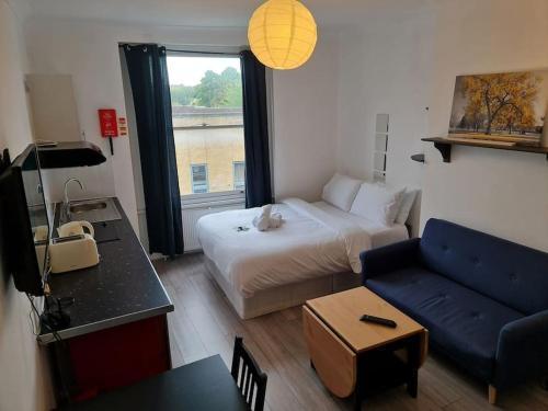 Chic & Modern Studio in Caledonian Rd - Tap to explore photos