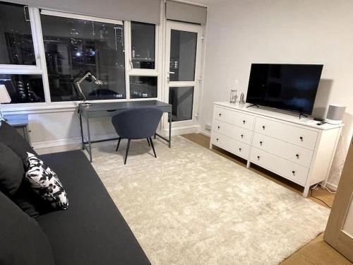 Self-catering fully equipped apartment in Vauxhall - Tap to explore photos