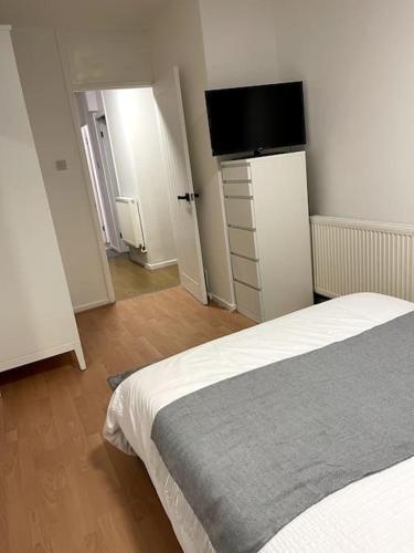 Self-catering fully equipped apartment in Vauxhall - Tap to explore photos