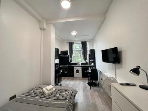Lovely Studio Apartments on Finchley Road - Tap to explore photos