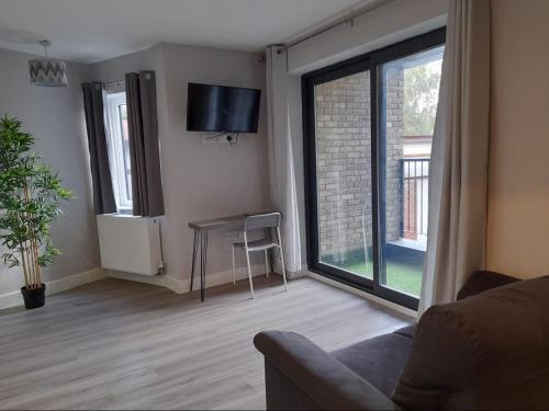 Apartments Heathrow - Hounslow - Tap to explore photos