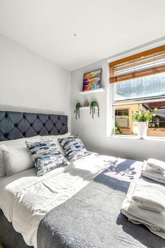 Charming Studio Flat close to Holborn station - Tap to explore photos