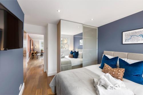 City Chic: Elegant Flat in a Prime Location - Tap to explore photos