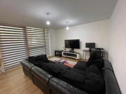Spacious 2 Bedroom Modern Flat & Parking Room Type - Two-Bedroom Apartment Spacious 2 Bedroom Modern Flat & Parking Room Type - Two-Bedroom Apartment