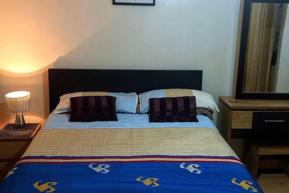 Lovely 2-bed Apartment in Battersea, London - Tap to explore photos