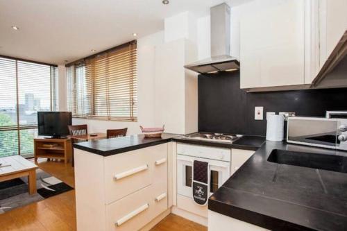 Stunning Central London Apartment - Tap to explore photos
