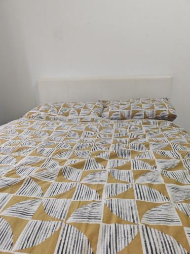 Spacious flat with free parking in Croydon