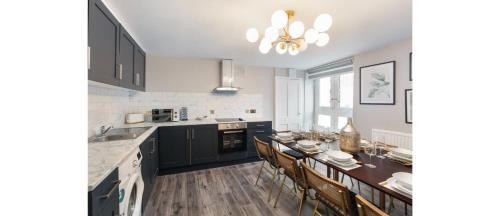 Serenity in the City: Best 5BR Home in Whitechapel - Tap to explore photos
