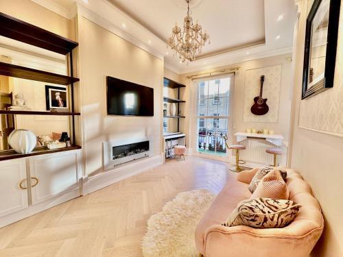 The Marilyn Suite - London Marylebone - Tap to explore photos