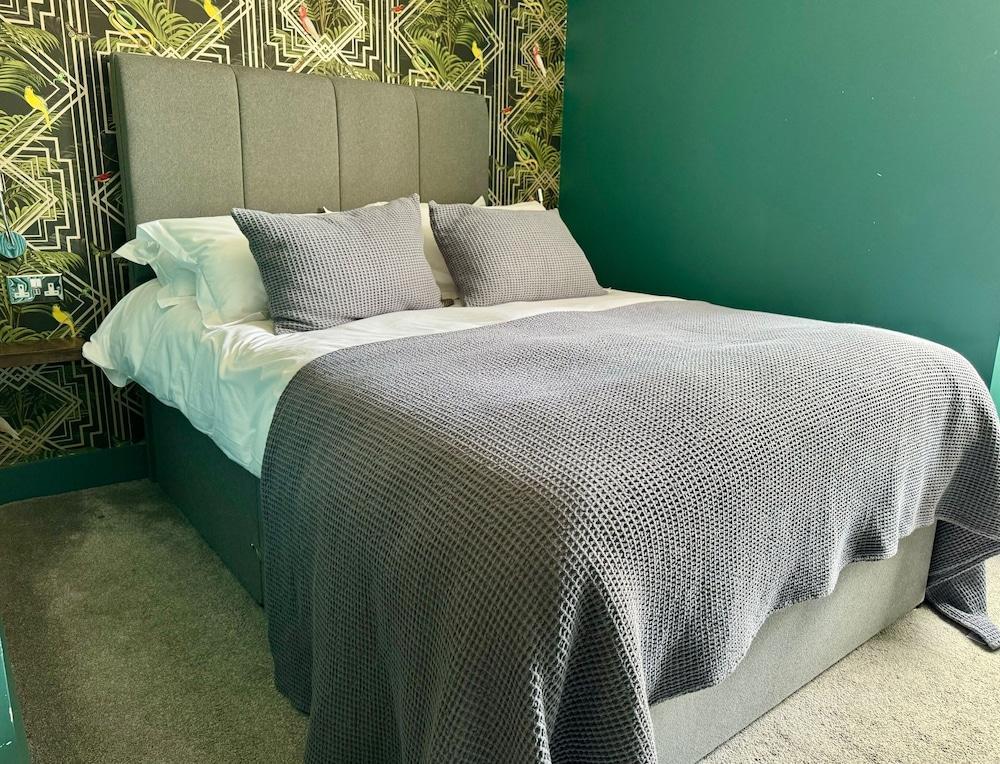 The Crown Rooms Room Type - Superior Double Room