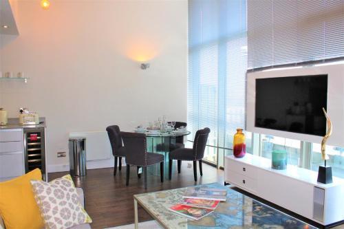 MySquare Penthouse in Old Street Near Angel - Tap to explore photos