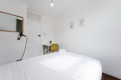 Great Rooms in Stepney Green Station - 12 - Tap to explore photos