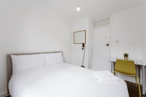 Great Rooms in Stepney Green Station - 12 - Tap to explore photos