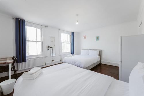 Great Rooms in Stepney Green Station - 12 - Tap to explore photos