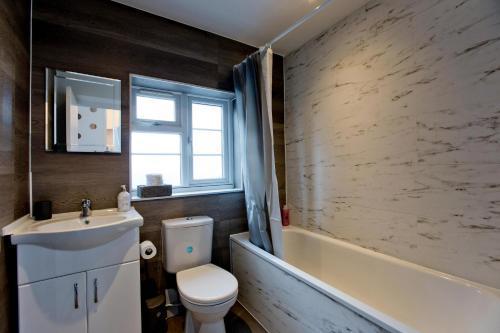 Marvelous Flat in Earls Court - London - Tap to explore photos