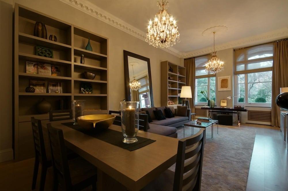 Deluxe Apartment - Cadogan Square - Tap to explore photos
