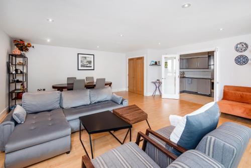 Modern 2 Bedroom 2 Bath Apartment with River View - Tap to explore photos