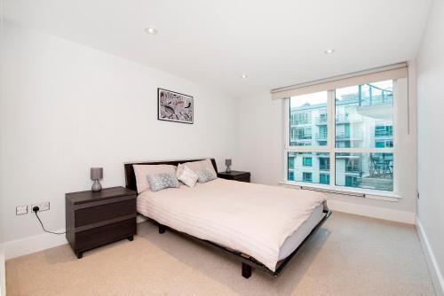 Modern 2 Bedroom 2 Bath Apartment with River View - Tap to explore photos