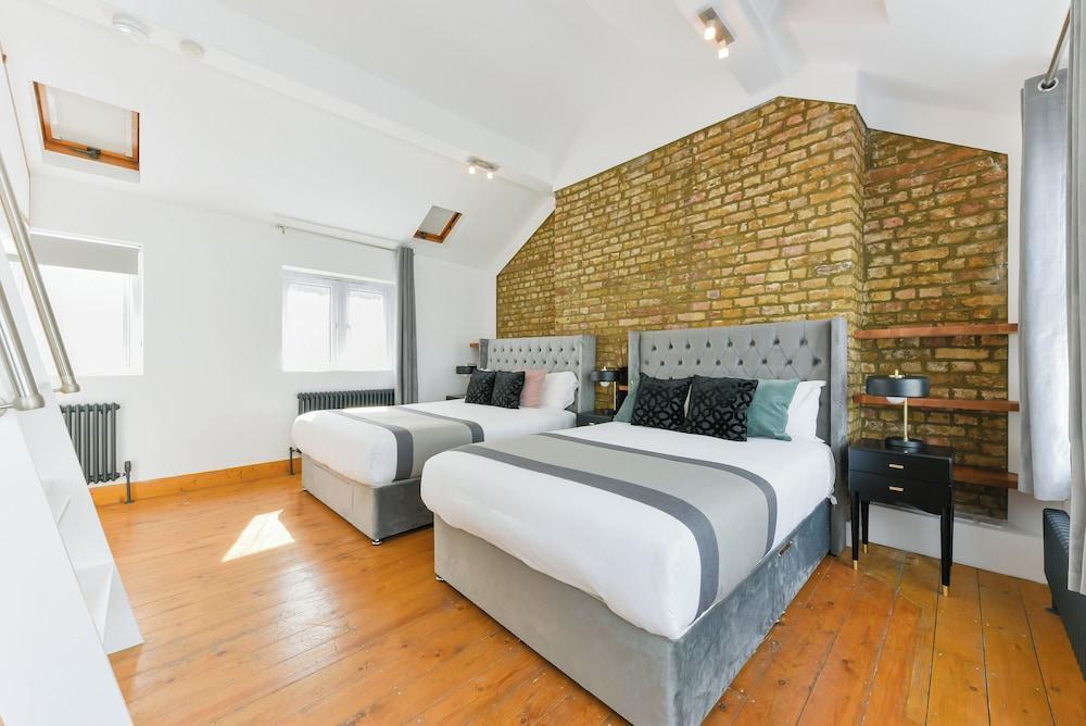 Avari Apartments - Hatton Collection - Tap to explore photos