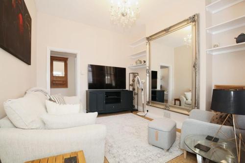 Cozy 2BR Flat Central London Sleeps 3 - Tap to explore photos