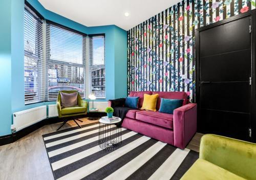 Bright & Colourful House - Best for a Large Groups - Tap to explore photos